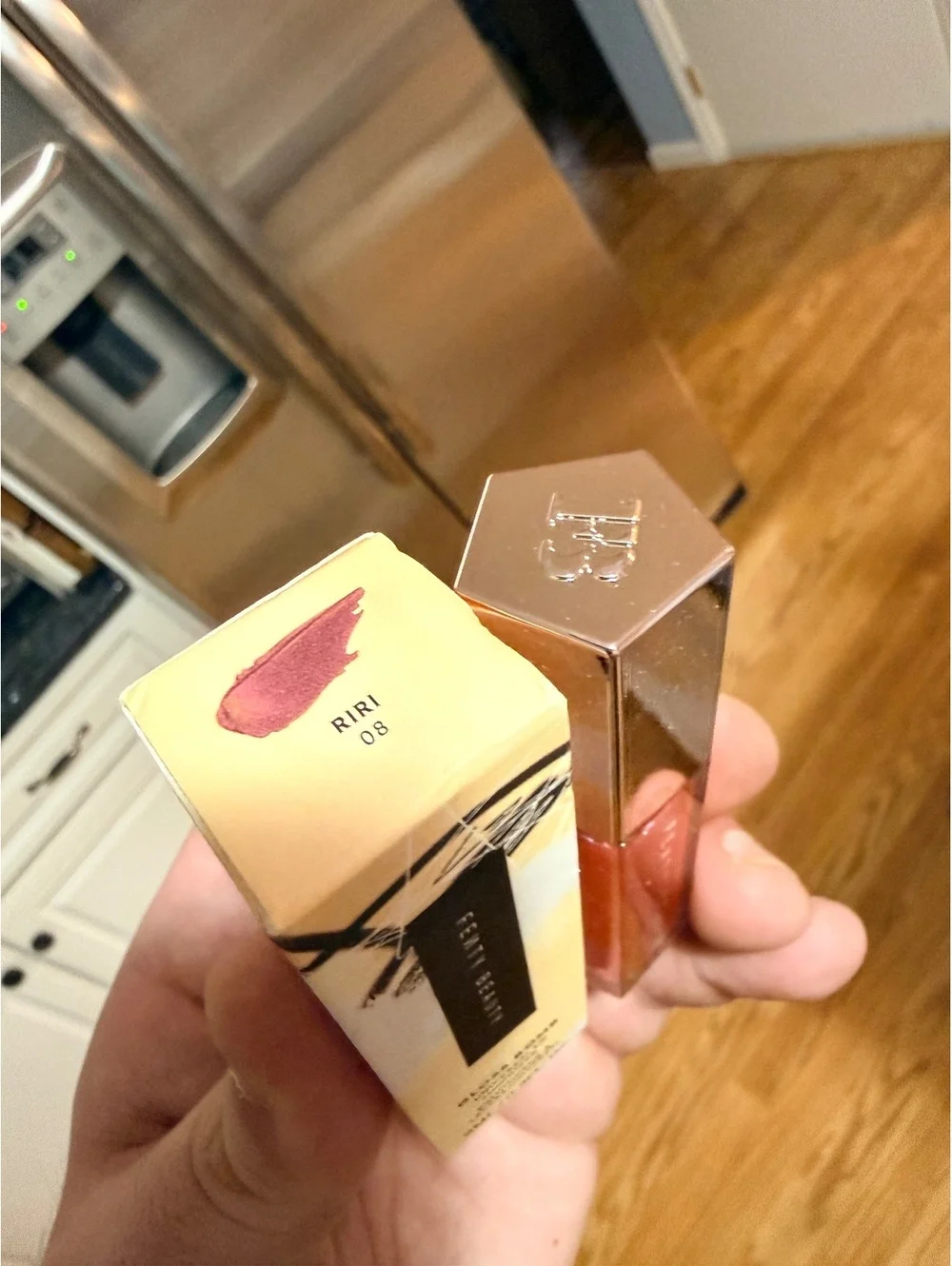 Fenty Beauty Gloss Bomb Universal Lip Luminizer Riri 08
